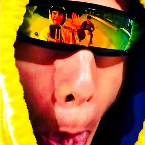 Meet your Posher, Corbin